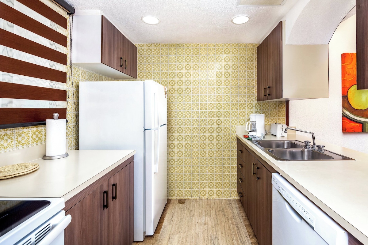 Suite, 2 Bedrooms, Oceanfront | Room amenity