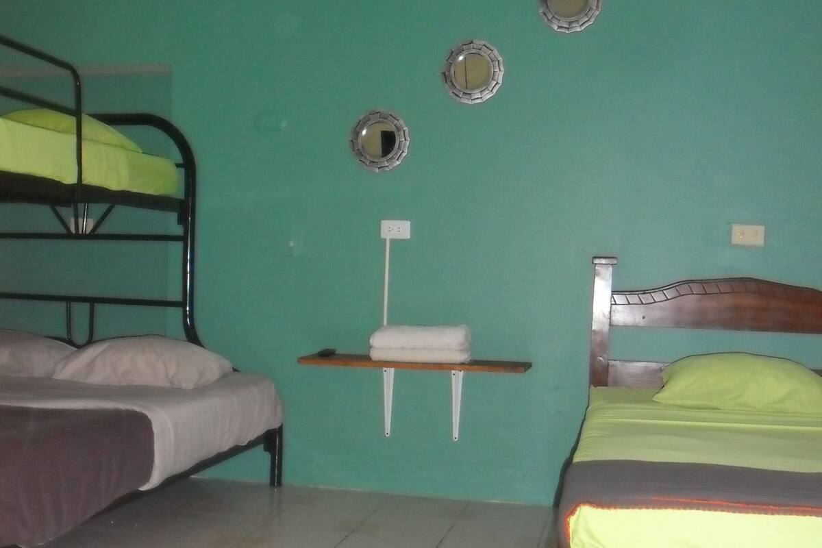 Iron/ironing board, rollaway beds, free WiFi