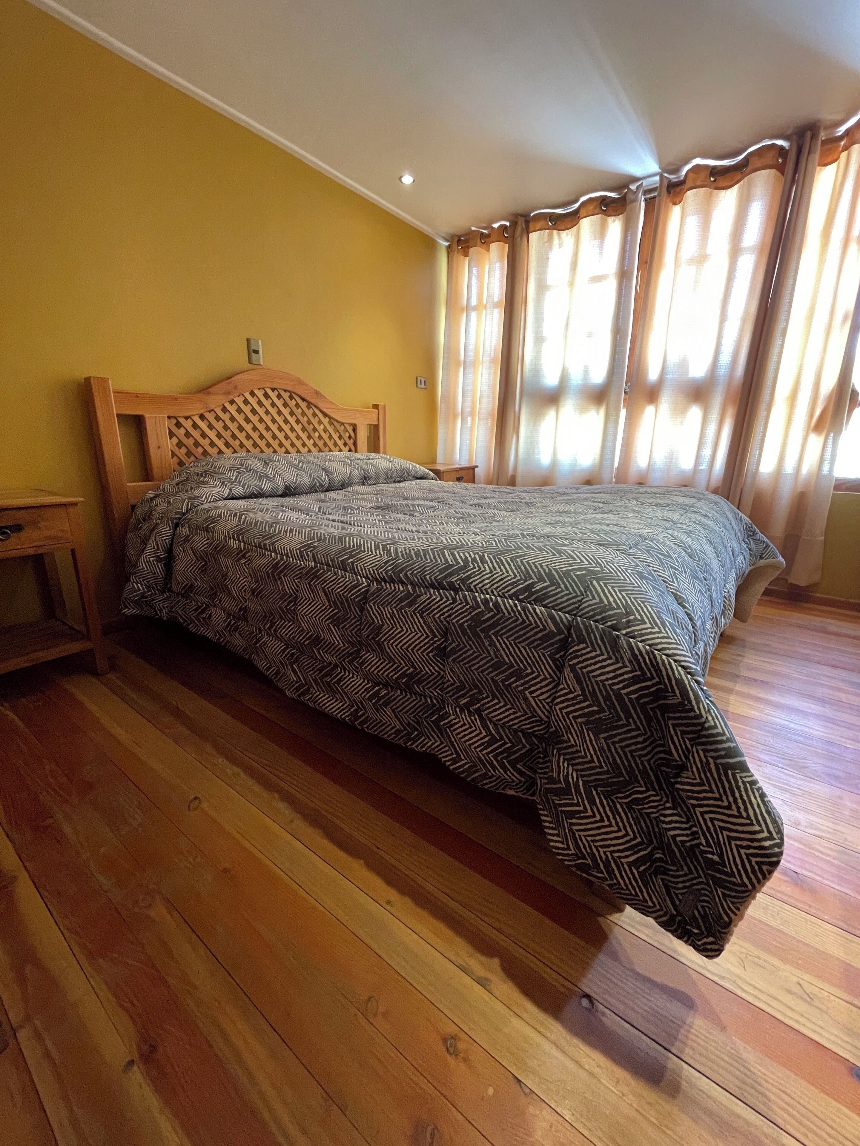 Phòng đôi Tiêu chuẩn, 1 giường đôi, phòng tắm dùng chung | Truy cập Internet không dây miễn phí, bộ trải giường 