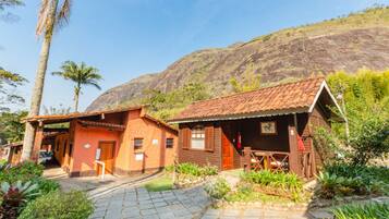 Chalet, Multiple Beds | 1 bedroom, minibar, blackout drapes, bed sheets