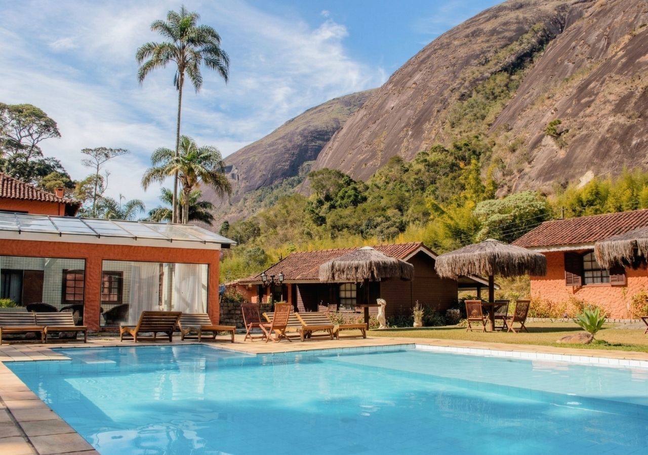 Innenpool, Außenpool, rund um die Uhr geöffnet, Liegestühle