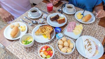 Colazione a buffet inclusa, servita tutte le mattine