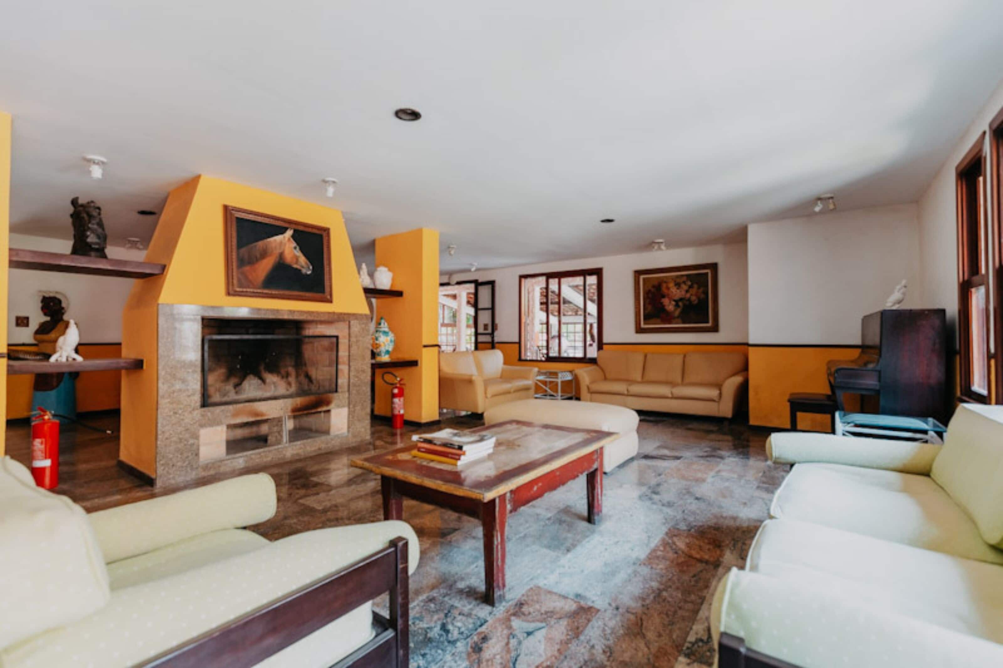 32 インチのスマートテレビ (デジタル放送視聴可)、テレビ