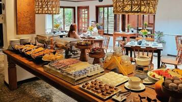 Tägliches inbegriffenes Frühstücksbuffet