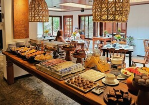 Tägliches inbegriffenes Frühstücksbuffet