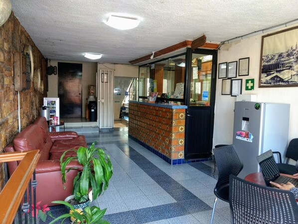 Reception - Hotel Plaza Aleman (León)