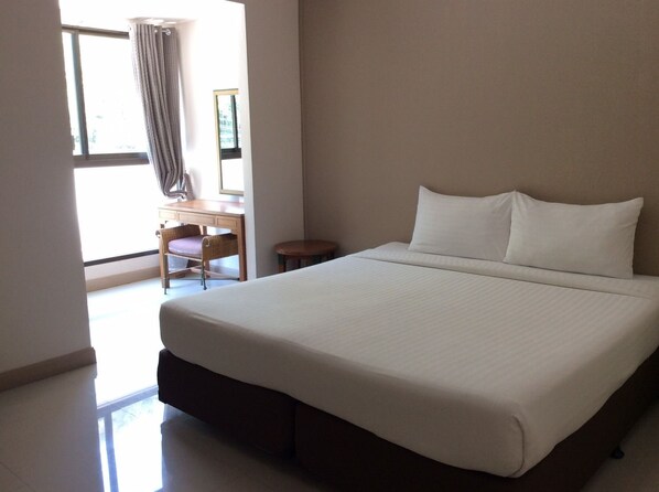 Tirai kedap cahaya, tempat tidur lipat/tambahan, dan Wi-Fi gratis