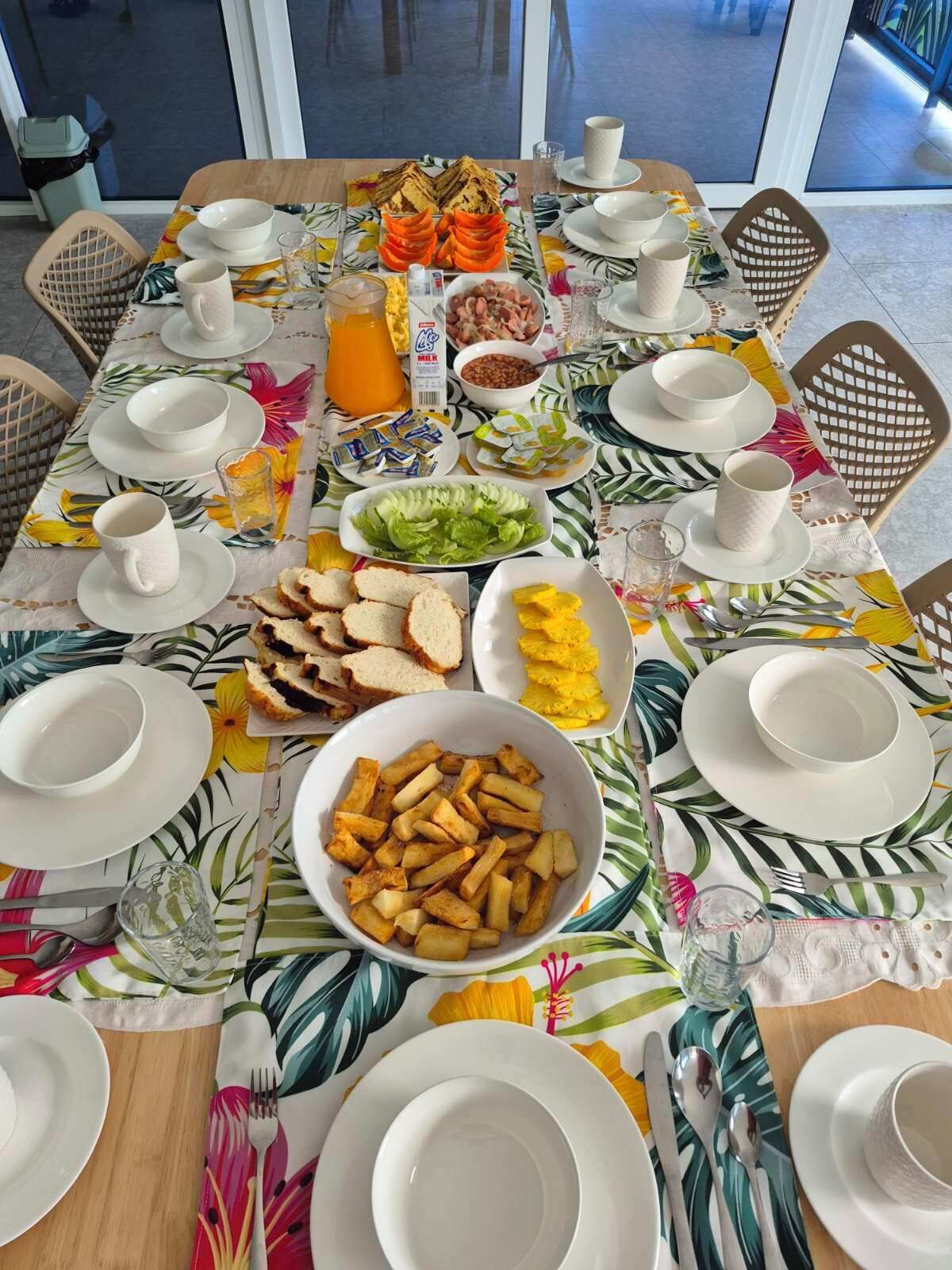 Free daily continental breakfast