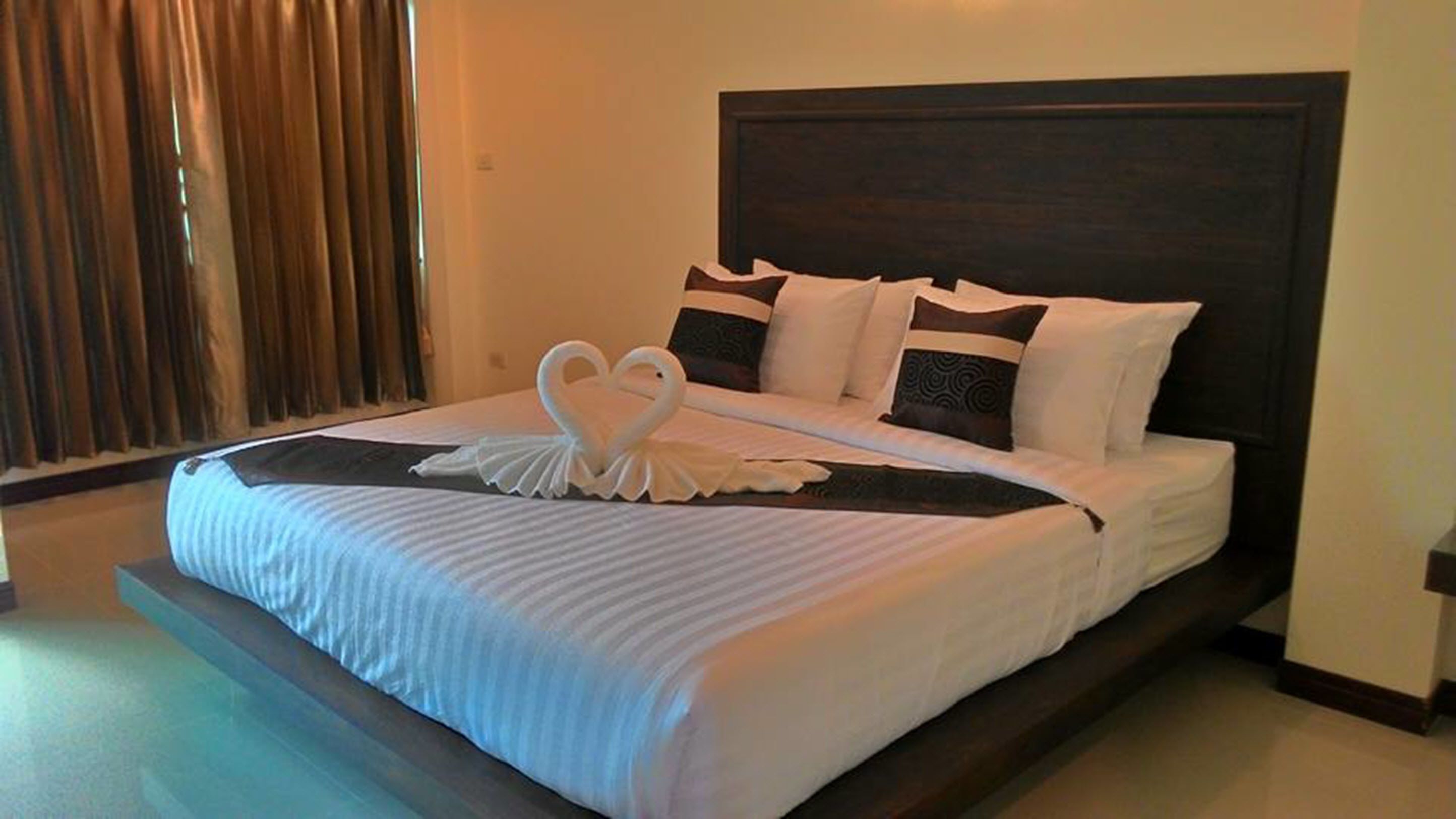 Double Room, 1 King Bed | Egyptian cotton sheets, premium bedding, Select Comfort beds, desk