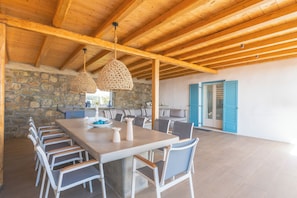 Outdoor dining - Super Paradise Villa, Sea view, Private Pool, Free Daily Maid Service. (Mykonos)