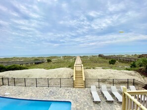 Alberca al aire libre y alberca climatizada