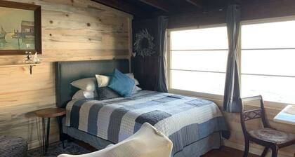 Barnacle Hill Olympic Beach Cabin on the Strait of Juan De Fuca