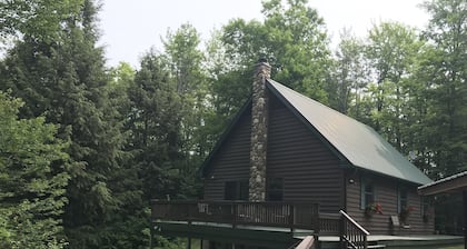 3 ch / 2 sdb 'chalet', boisé, prÚs des rochers sur la photo, randonnées et sentiers!