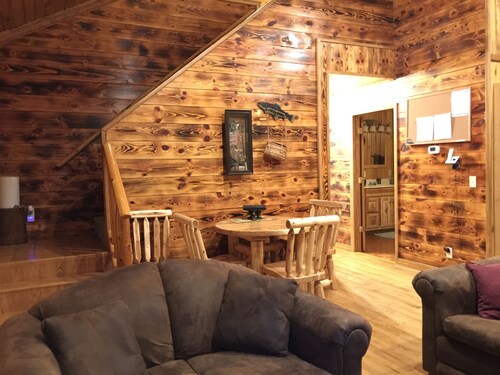 Ride From Cabin to Trail — Snow Is Here! Chalet style cabin Woodsy SNOW setting!