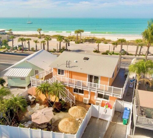 Vues du golfe et du coucher du soleil !!!  1BR Apt. D est un emplacement central, à pied de tous les emplacements