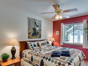 3 habitaciones, tabla de planchar con plancha y ropa de cama 