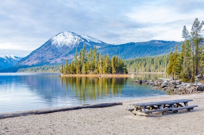 Four Seasons Escape - Cabin for Friends and Family