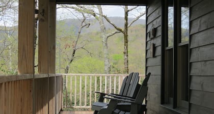 Mountain VIEW! - Private-Romantic -Secluded -WiFi