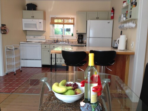 (1) BEAUTIFUL SUMMER RENTAL Nr ACADIA NATIONAL PARK & BAR HARBOR! 