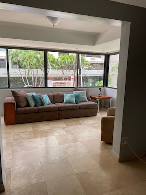 Smart TV, DVD player, books