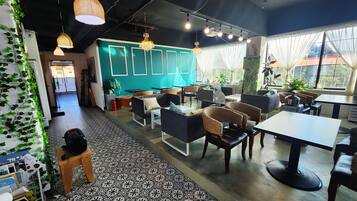 Café da manhã coreano todos os dias (KRW 8000 por pessoa)