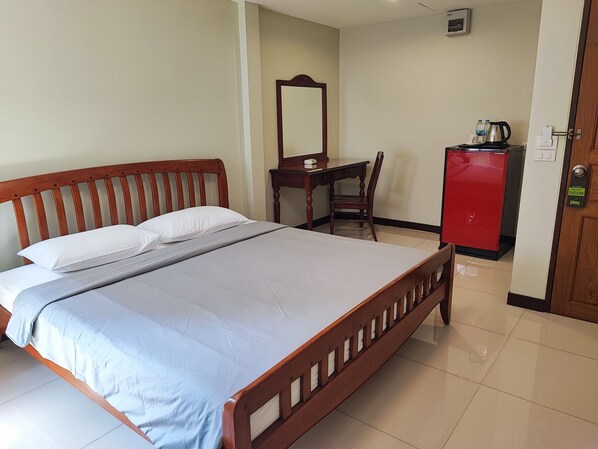 Chambre double | Coffre-fort, accès au Wi-Fi (inclus)