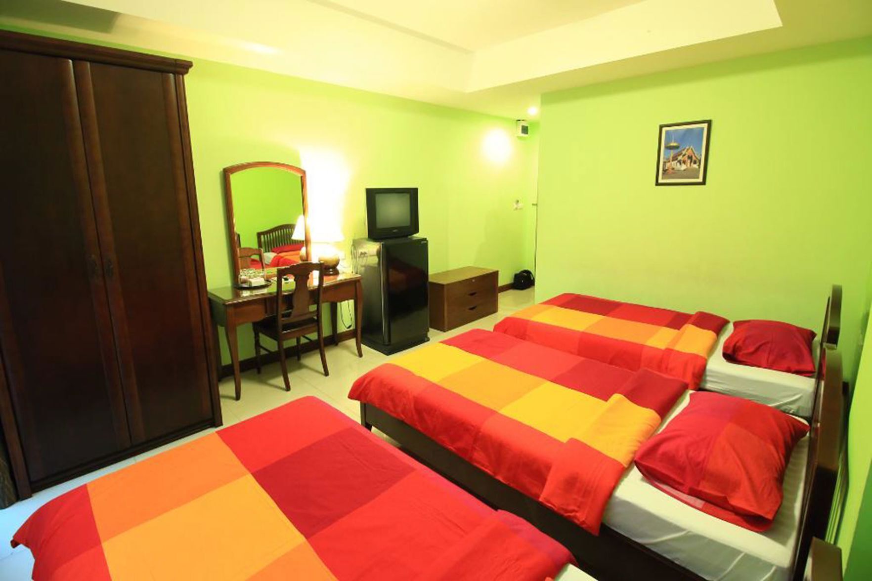 In-room safe, free WiFi