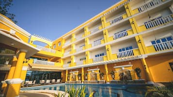 Outdoor pool, pool umbrellas, pool loungers