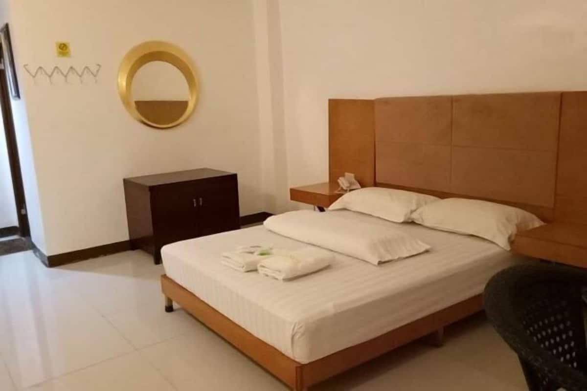 Desk, rollaway beds, free WiFi, bed sheets