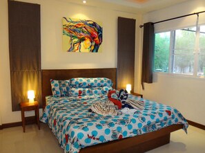 In-room safe, soundproofing, free WiFi, bed sheets