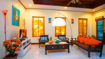 2 Bedroom House | Living room | Flat-screen TV