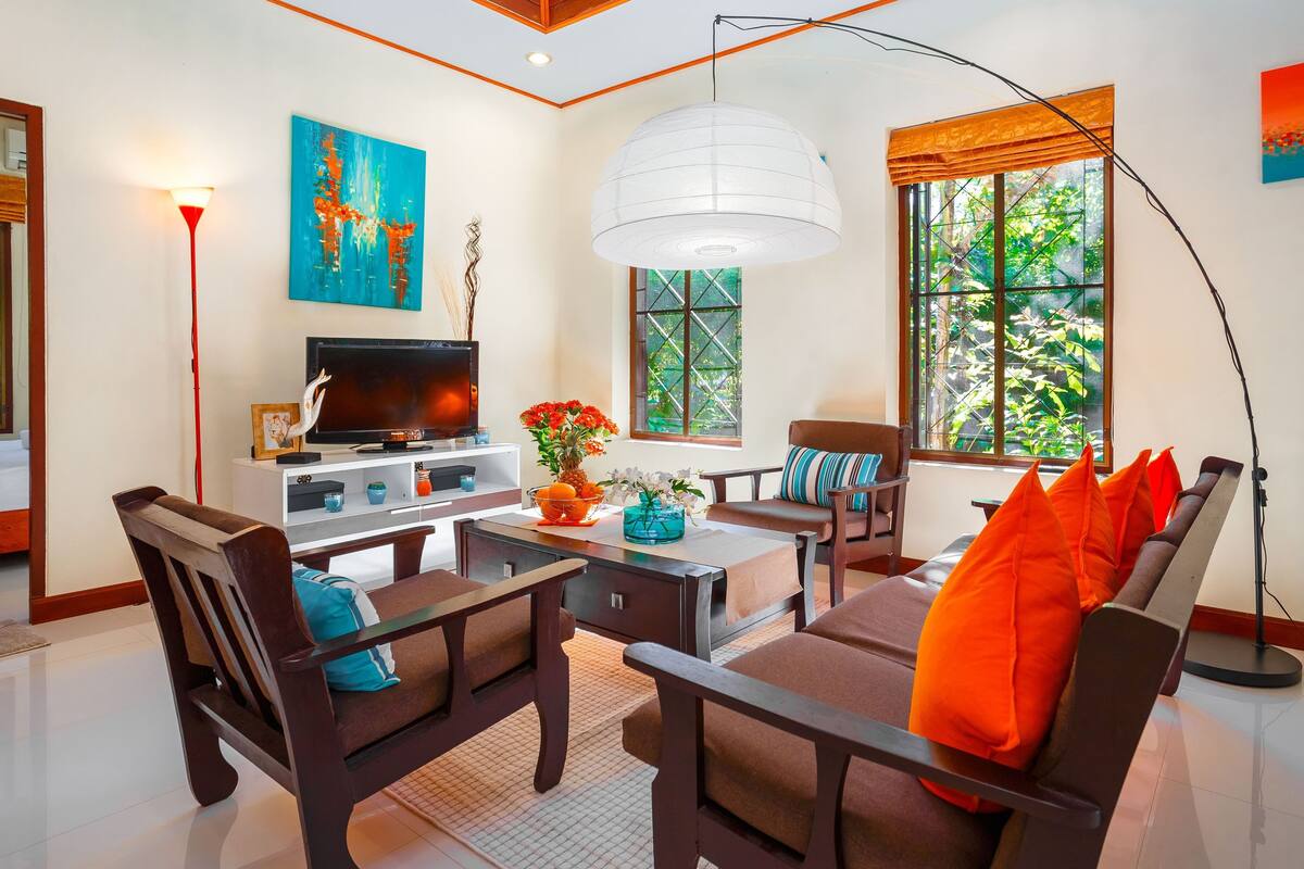 2 Bedroom House | Sala de estar | Televisión de pantalla plana