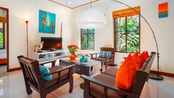 2 Bedroom House | Living room | Flat-screen TV