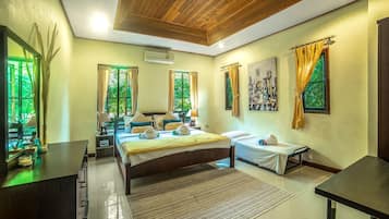 2 bedrooms, in-room safe, desk, free cots/infant beds