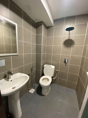 Chambre Standard, 1 grand lit | Salle de bain