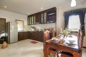 Villa, 2 Bedrooms, Hill View | Private kitchen