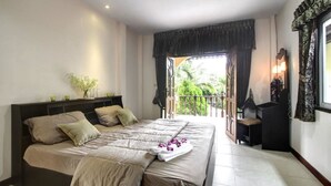 Living room - Surin Jungle Villa (Choeng Thale)