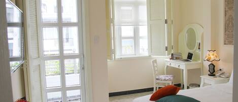 Minibar, Schreibtisch, Verdunkelungsvorhänge, kostenloses WLAN