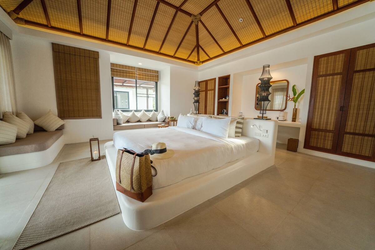 2 bedrooms oceanview pool villa | 1 bedroom, minibar, in-room safe, individually decorated