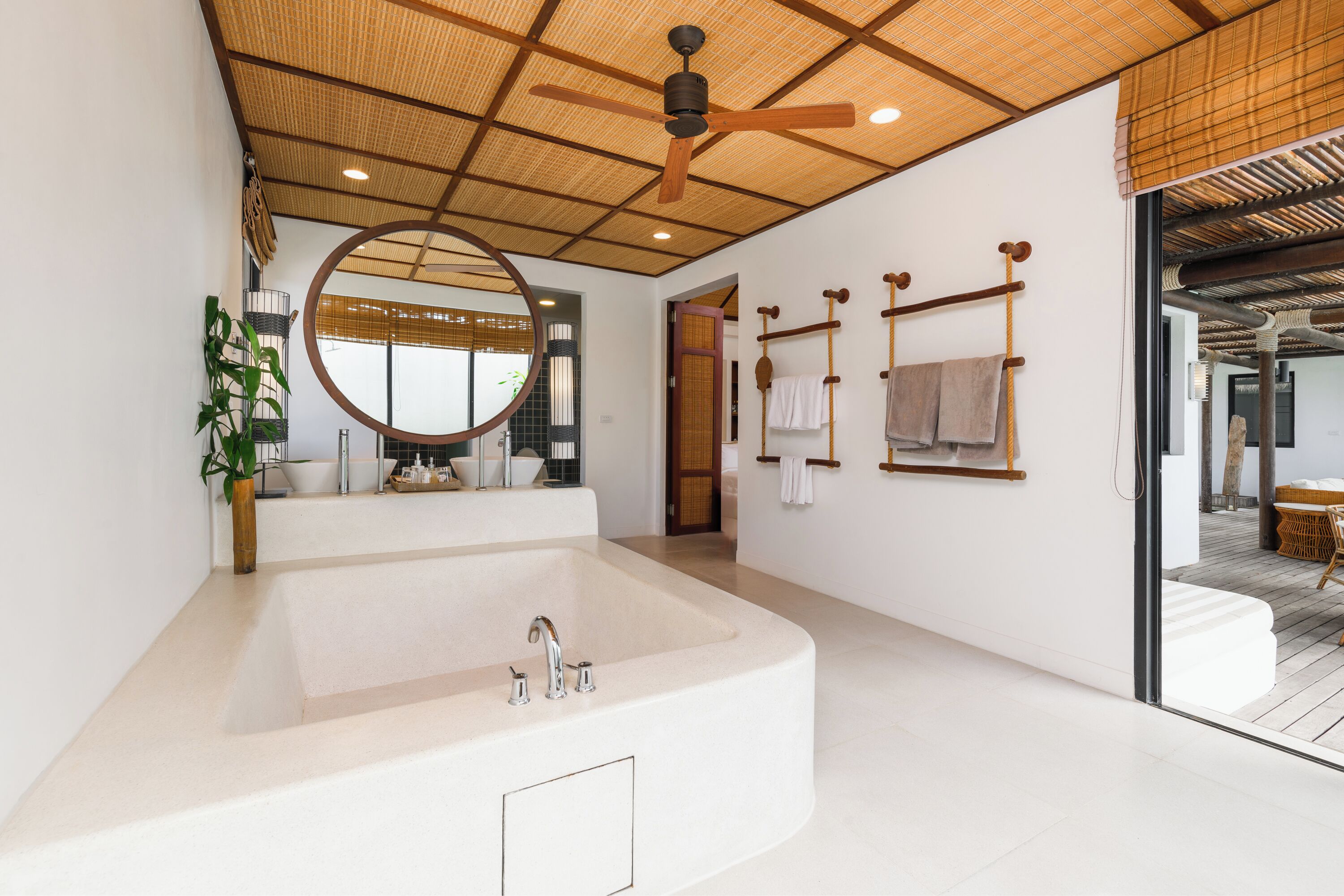2 bedrooms oceanview pool villa | deep-soaking bathtub