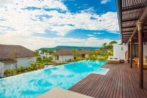 2 Bedrooms Oceanview Pool Villa | Vista dalla camera