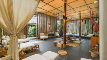 Couples treatment room(s), hot tub, steam room, body treatments