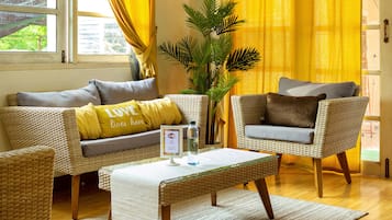 4 Bedroom House | Ruang tamu | TV Plasma