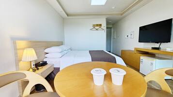 Standard Room | Blackout drapes, WiFi (free)