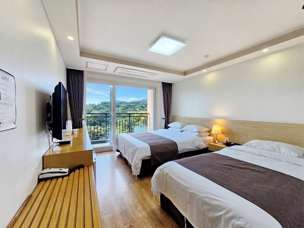 Deluxe Twin Room