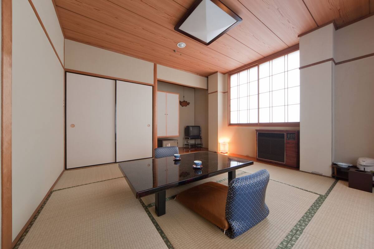 傳統客房 (Japanese Style) | 房內用餐區