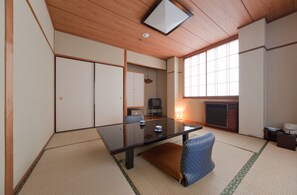 Japanese Style Room | In-room dining