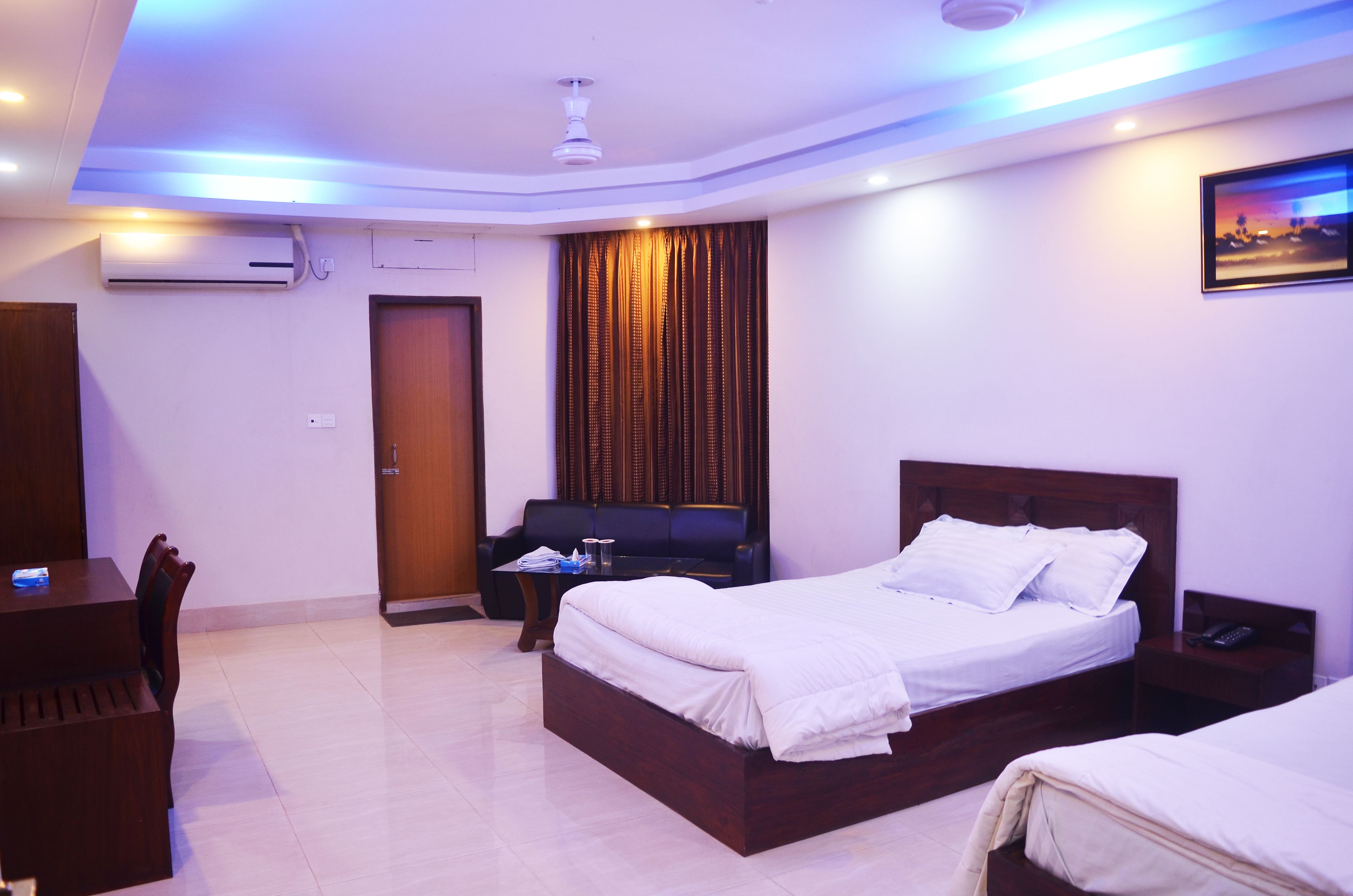 Executive Room | Desk, laptop workspace, soundproofing, free WiFi