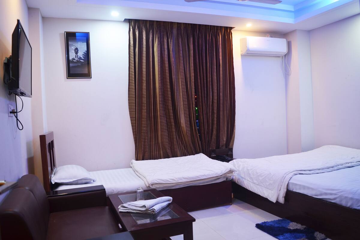 Deluxe Room | Desk, laptop workspace, soundproofing, free WiFi