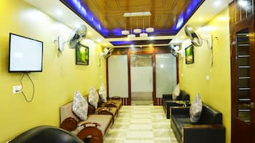 Coin salon dans le hall